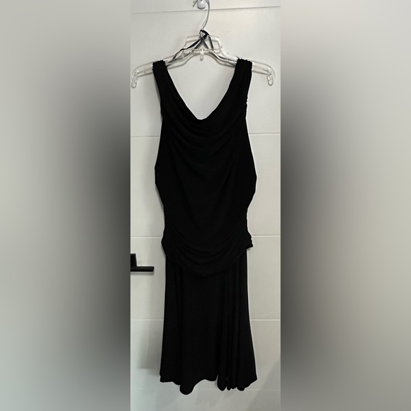 Women’s Sleeveless Dress - Picture 3 of 4
